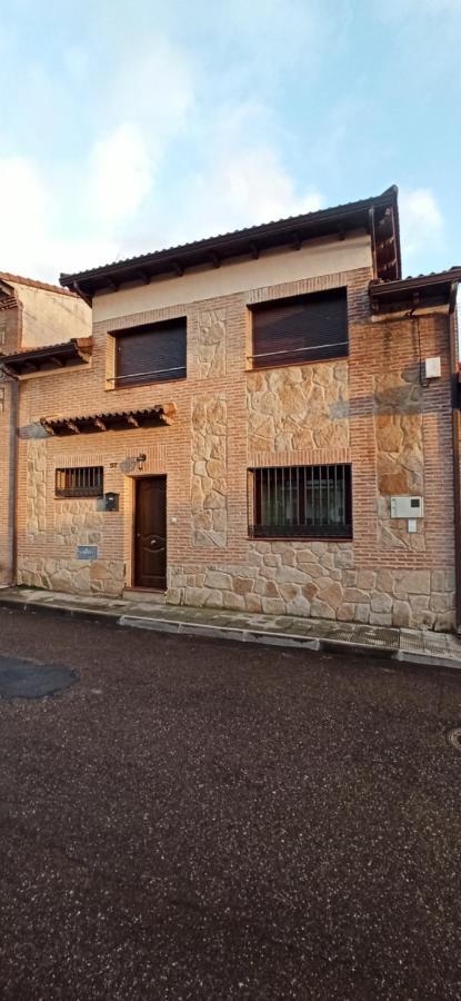 فيلا La Higuera De Gredos Higuera de las Dueñas المظهر الخارجي الصورة